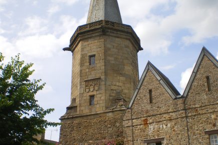 Place Jean Guéhenno à Fougères